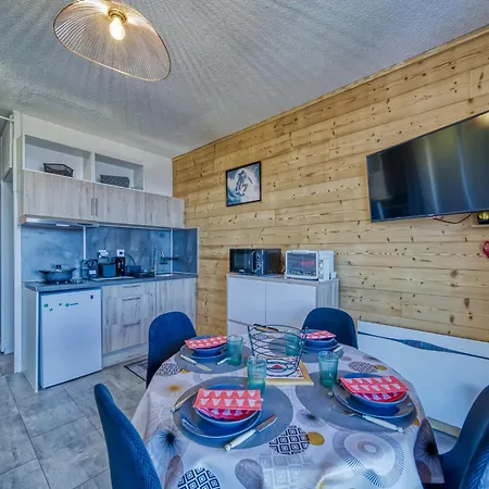 Apollo-6 By Interhome